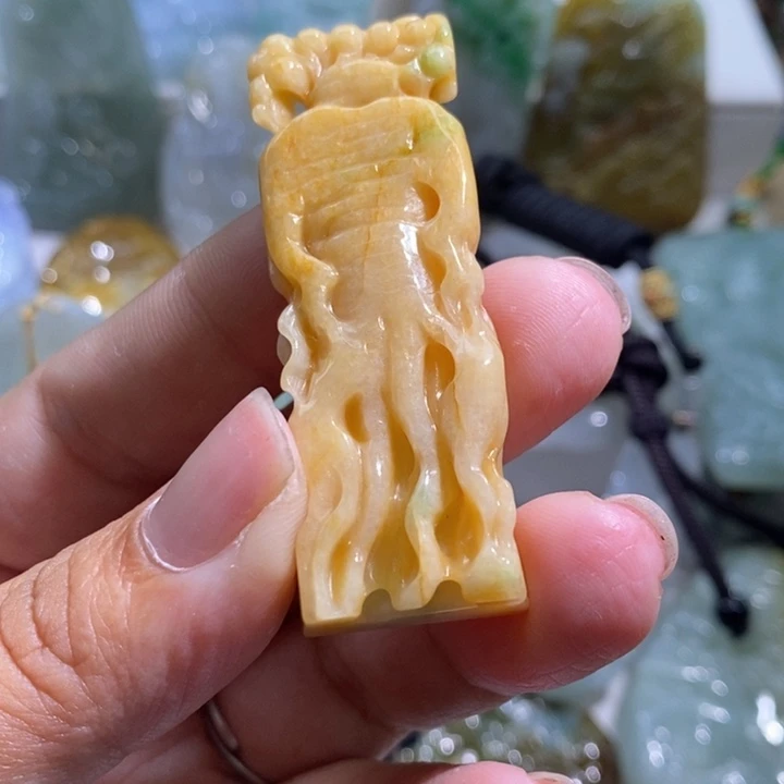 【闪购商品】颈饰未镶嵌翡翠人参