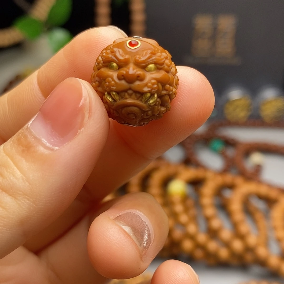 文玩核桃吊坠唐狮