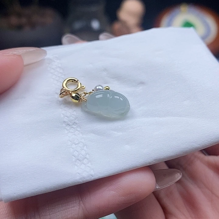 翡翠挂件未镶嵌吊坠