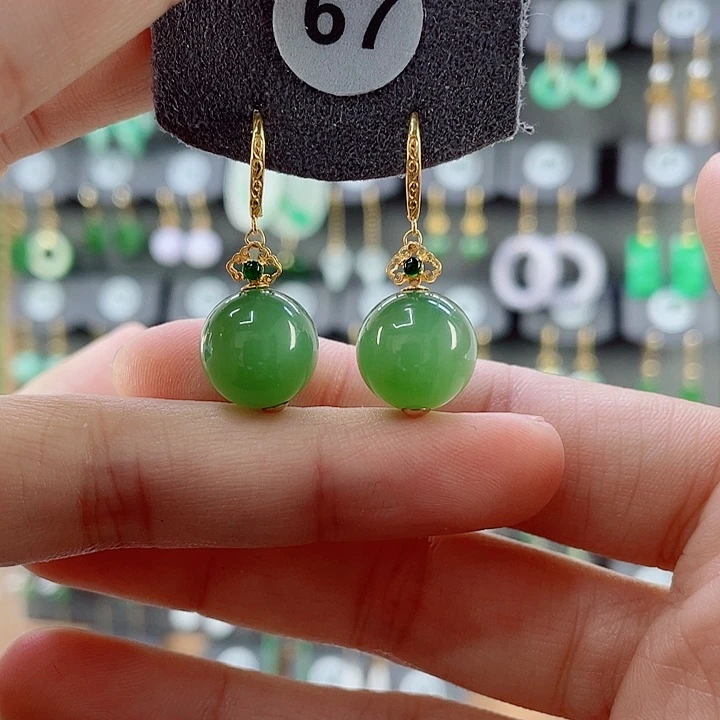 18K金镶嵌和田玉耳饰