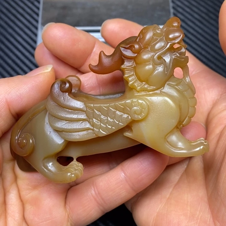 玛瑙/玉髓颈饰未镶嵌山***峰