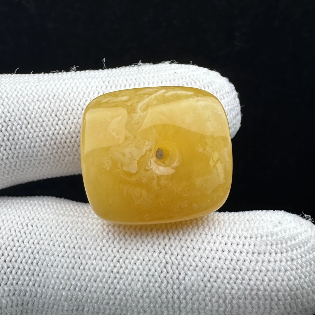Y3397天然蜜蜡 藏扣20*22*12mm原矿保真