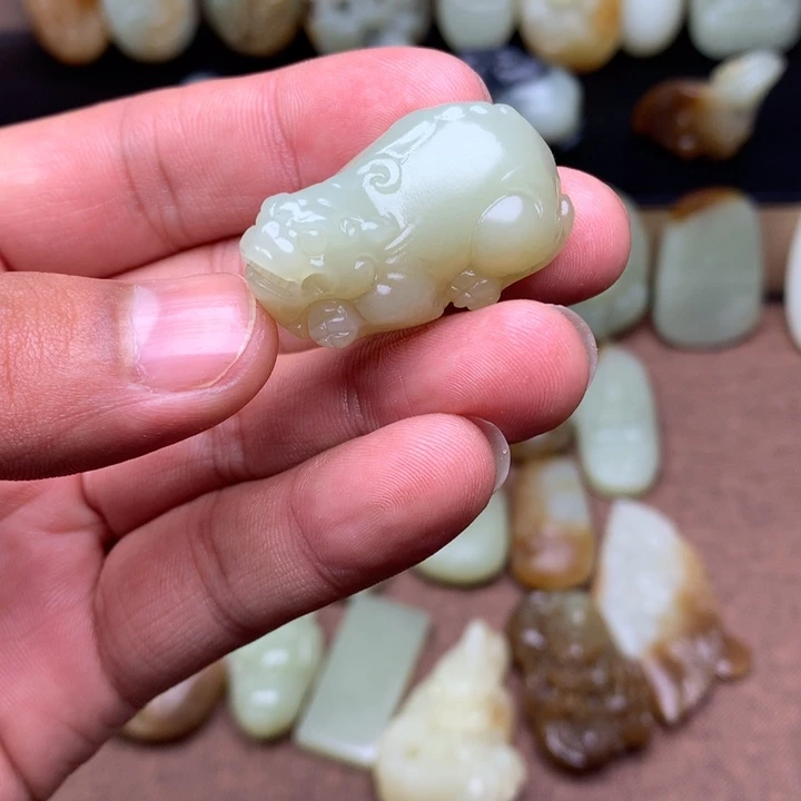 和田玉（糖玉）未镶嵌颈饰