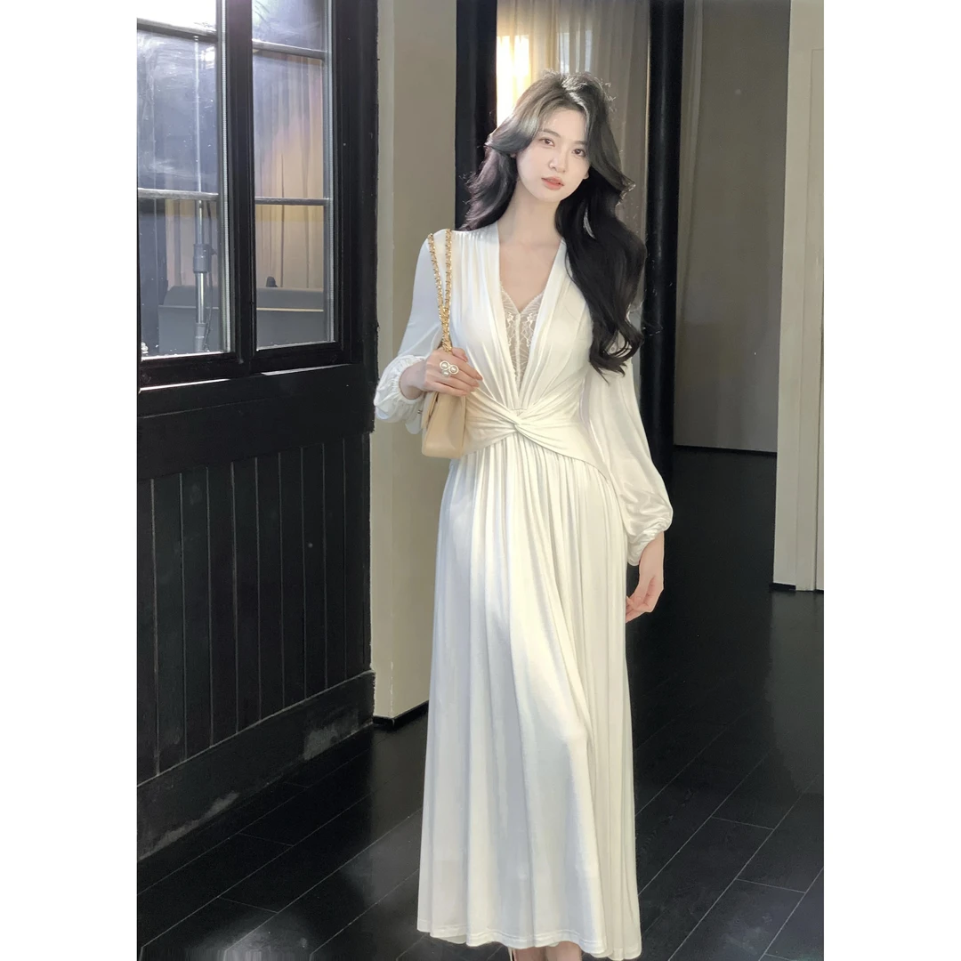 时刻淡香纯欲风蕾丝拼接长袖连衣裙扭结设计收腰显瘦长裙1110