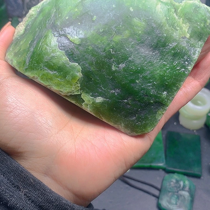 和田玉未镶嵌珠宝半成品