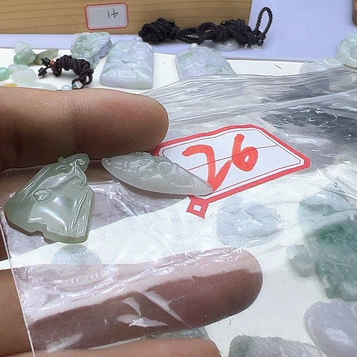 翡翠颈饰未镶嵌林*
