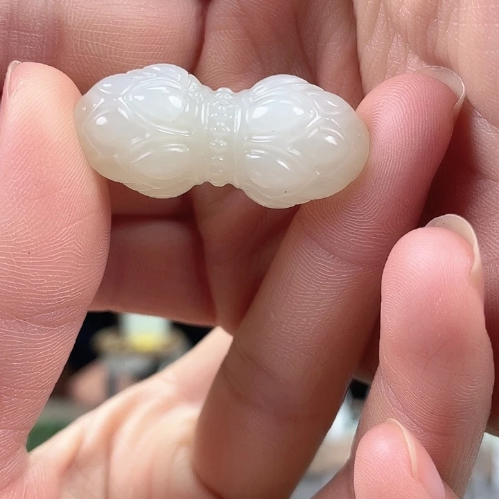 颈饰未镶嵌和田玉（糖玉）