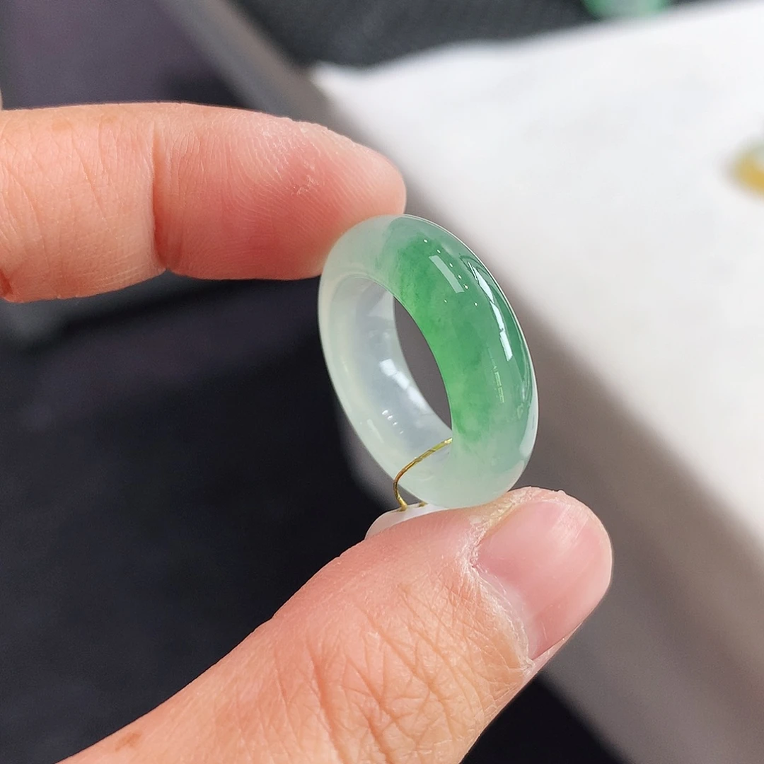 翡翠未镶嵌戒指12号