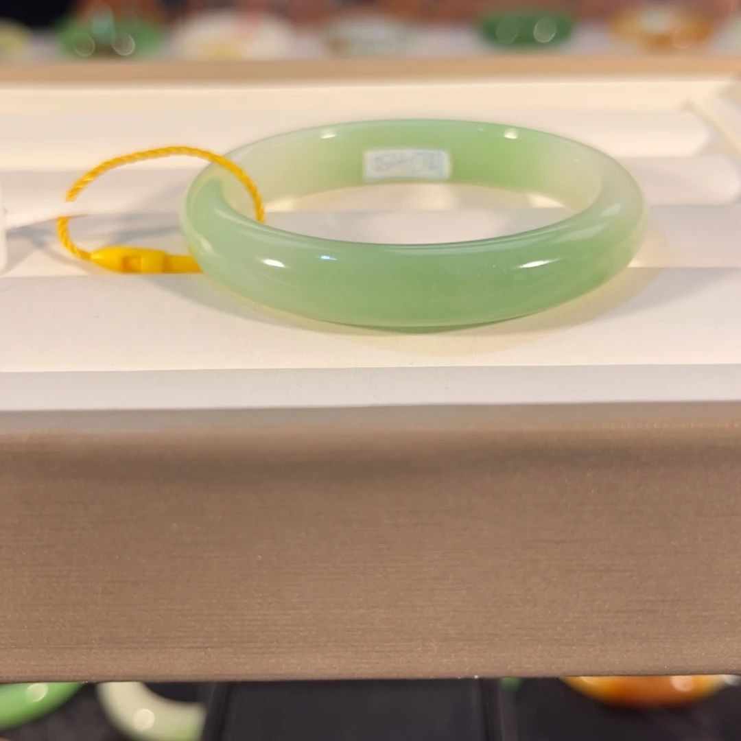 和田玉未镶嵌手镯白翠