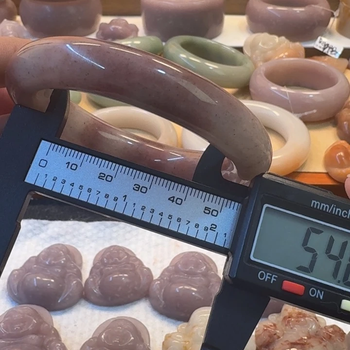 石英岩玉未镶嵌手镯