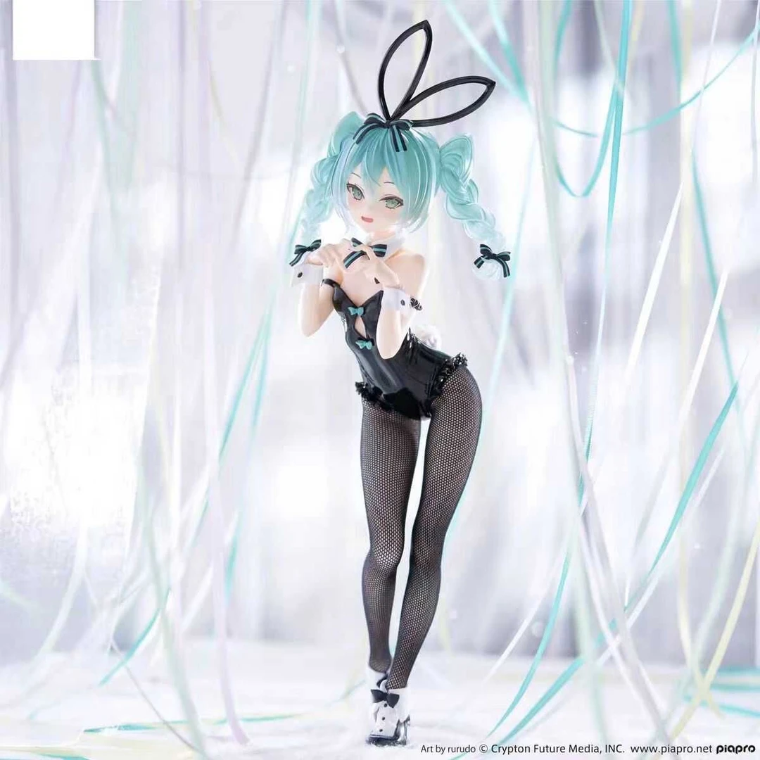 黑色站姿比心兔女郎初音未来手办摆件礼物