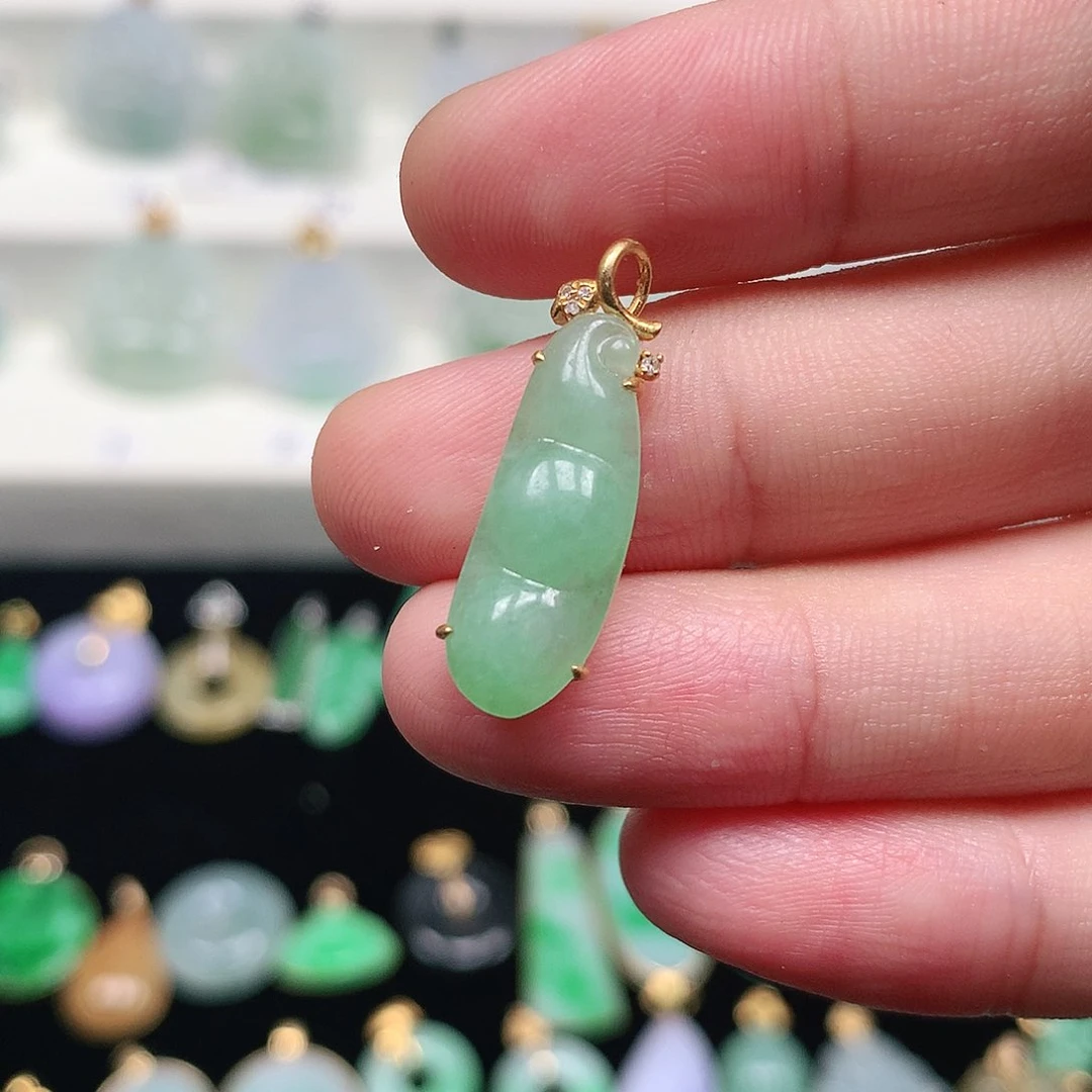 颈饰18K金镶嵌翡翠翡翠吊坠