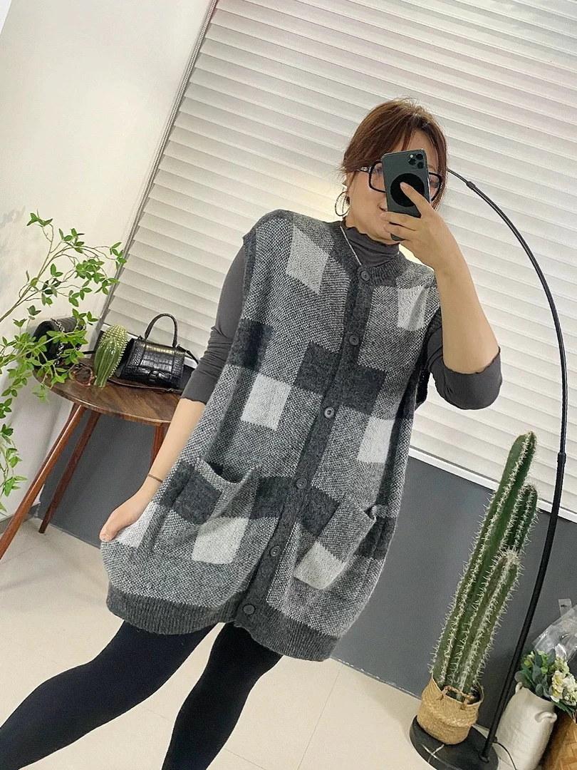 欧货显瘦宽松格子长款针织马甲大码百搭马海毛马夹背心毛衣裙胖mm
