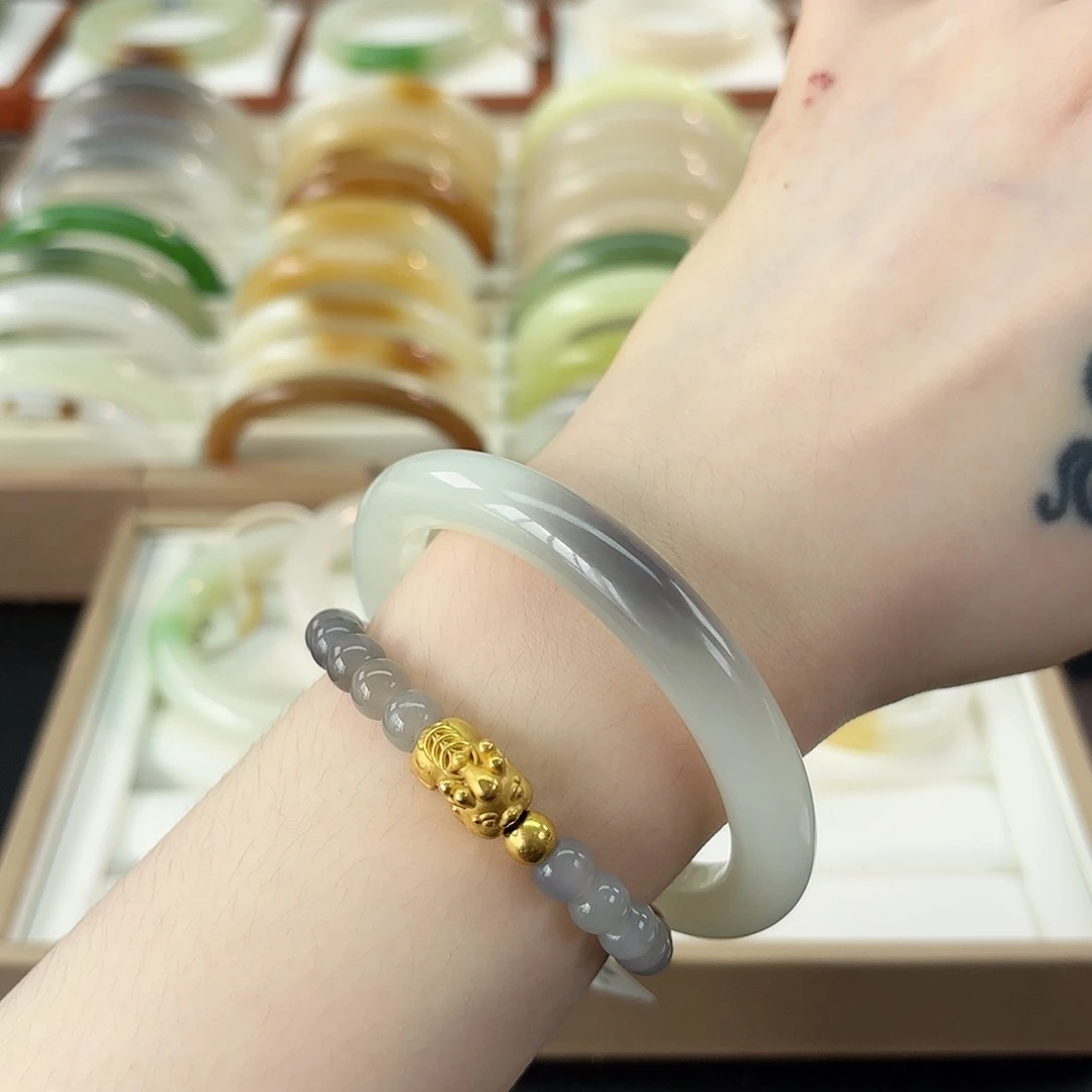 和田玉未镶嵌手镯【白底飘紫】