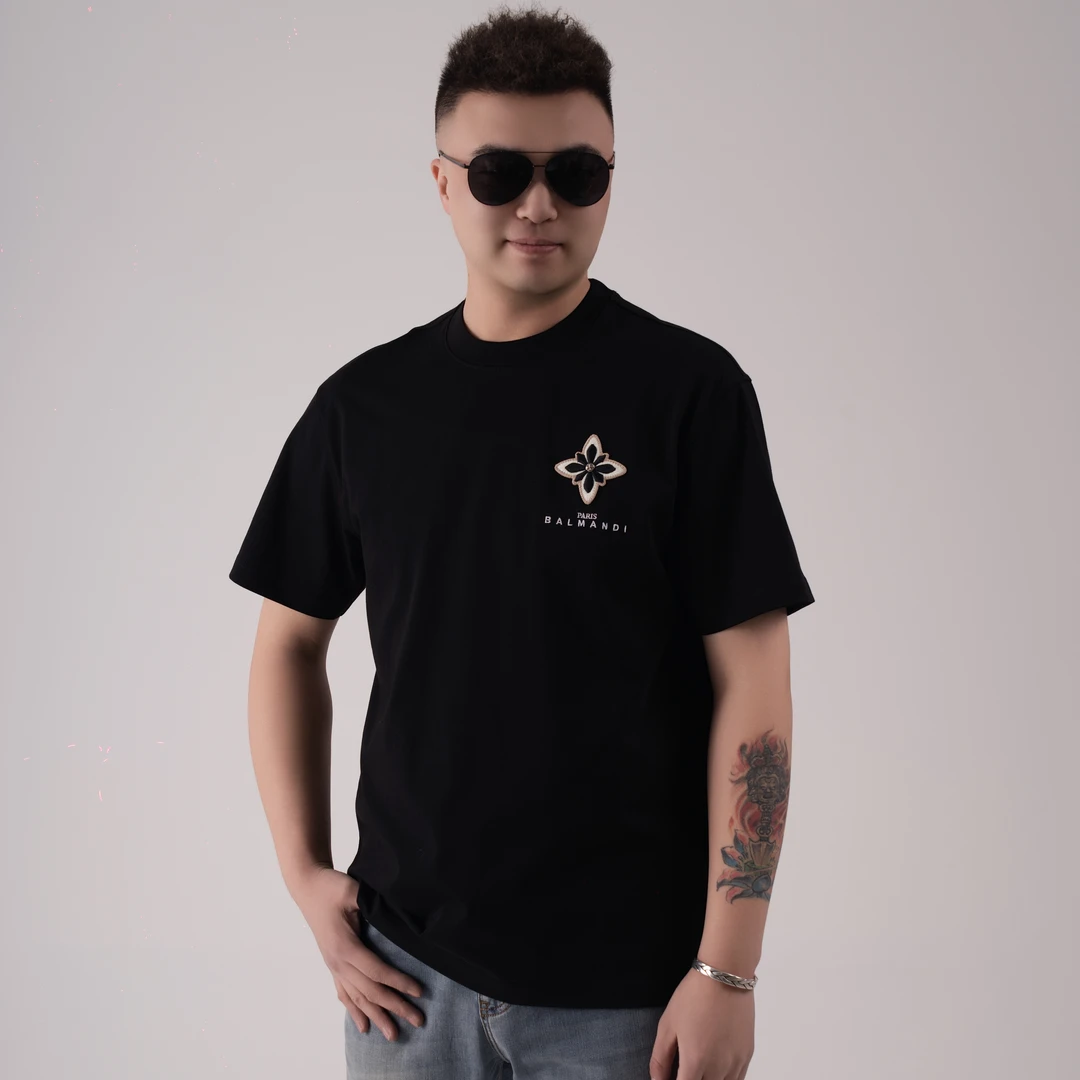 【7102】早秋新款 男士时尚简约 舒适立体小标 圆领T恤休闲宽松半袖