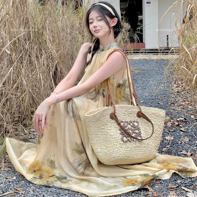 2025新款夏季仙女甜美显瘦国风新中式挂脖小众设计氛围感连衣裙女