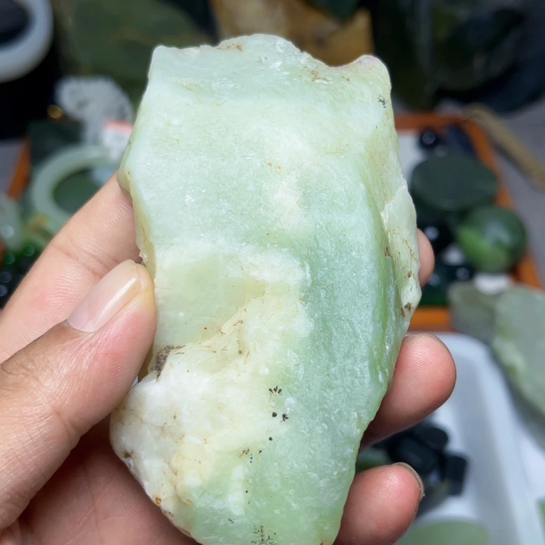 未镶嵌和田玉（糖玉）珠宝半成品