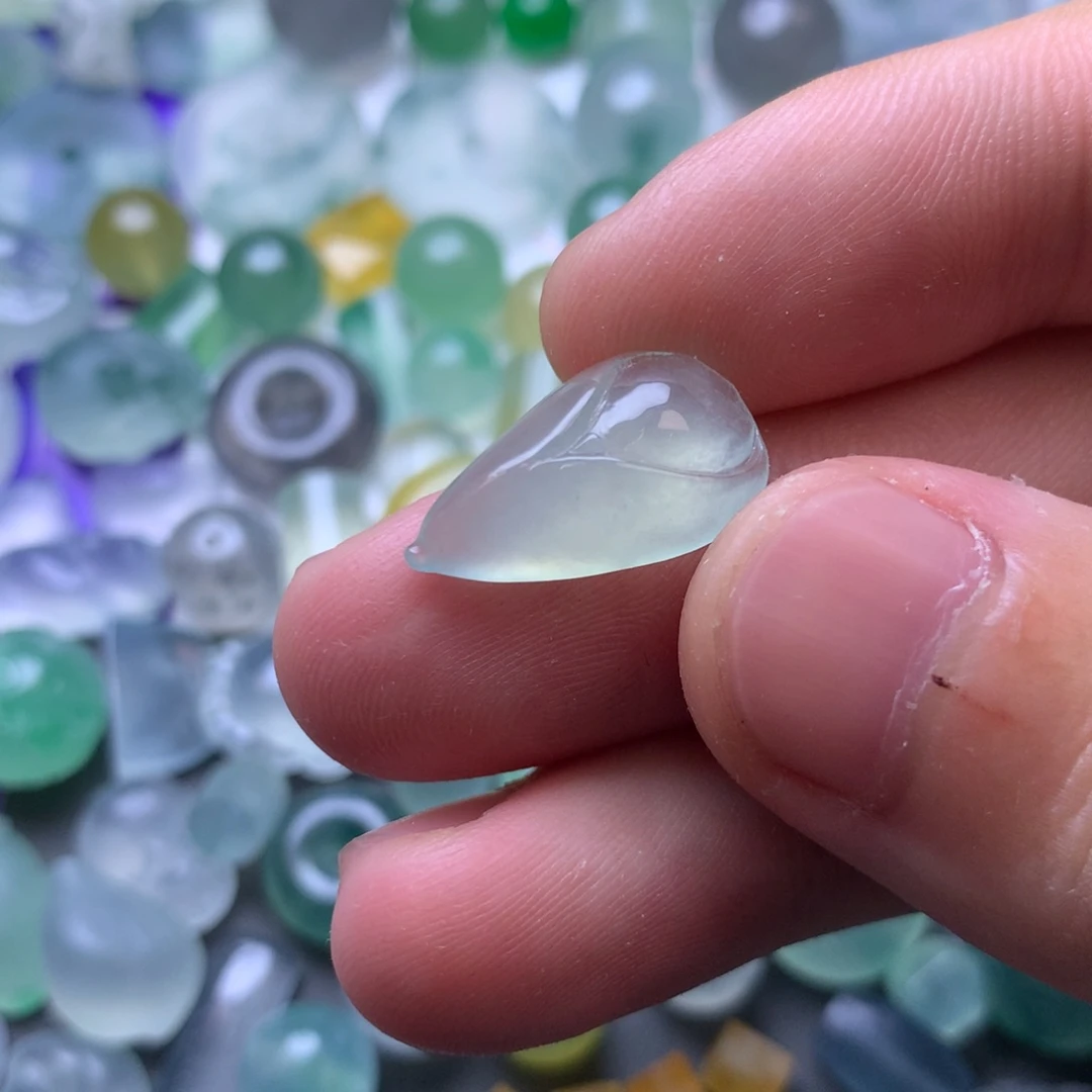 定制翡翠未镶嵌挂件