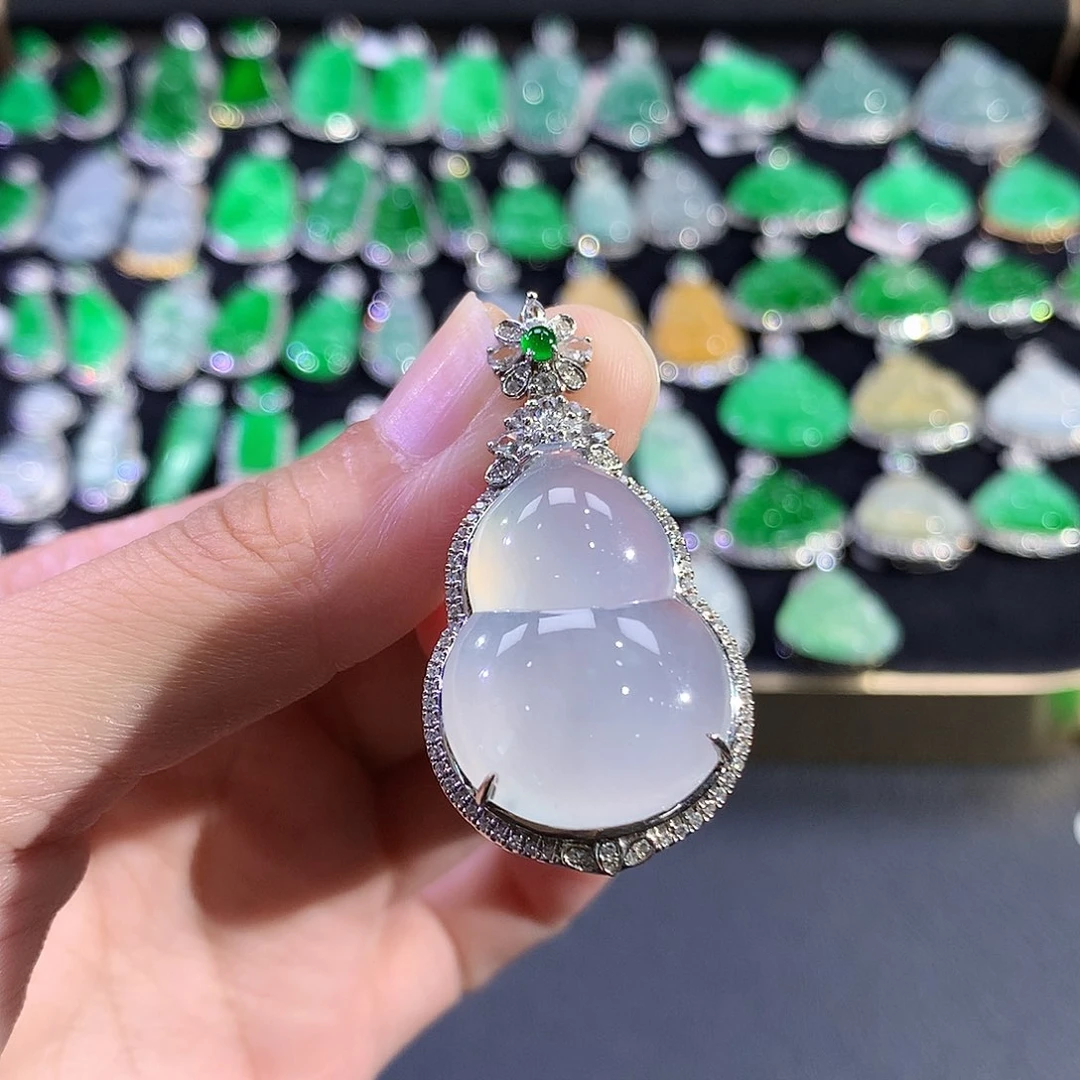 翡翠18K金镶嵌吊坠(赠链)