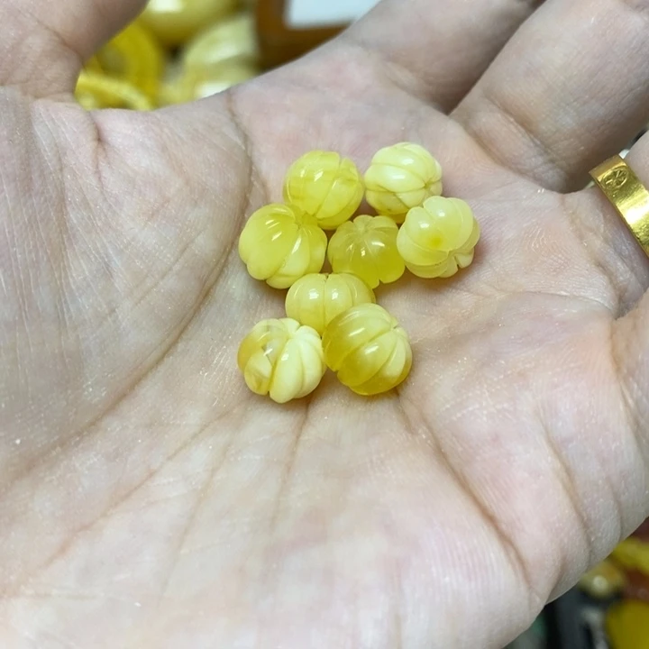 蜜蜡未镶嵌裸石多样性发货其二