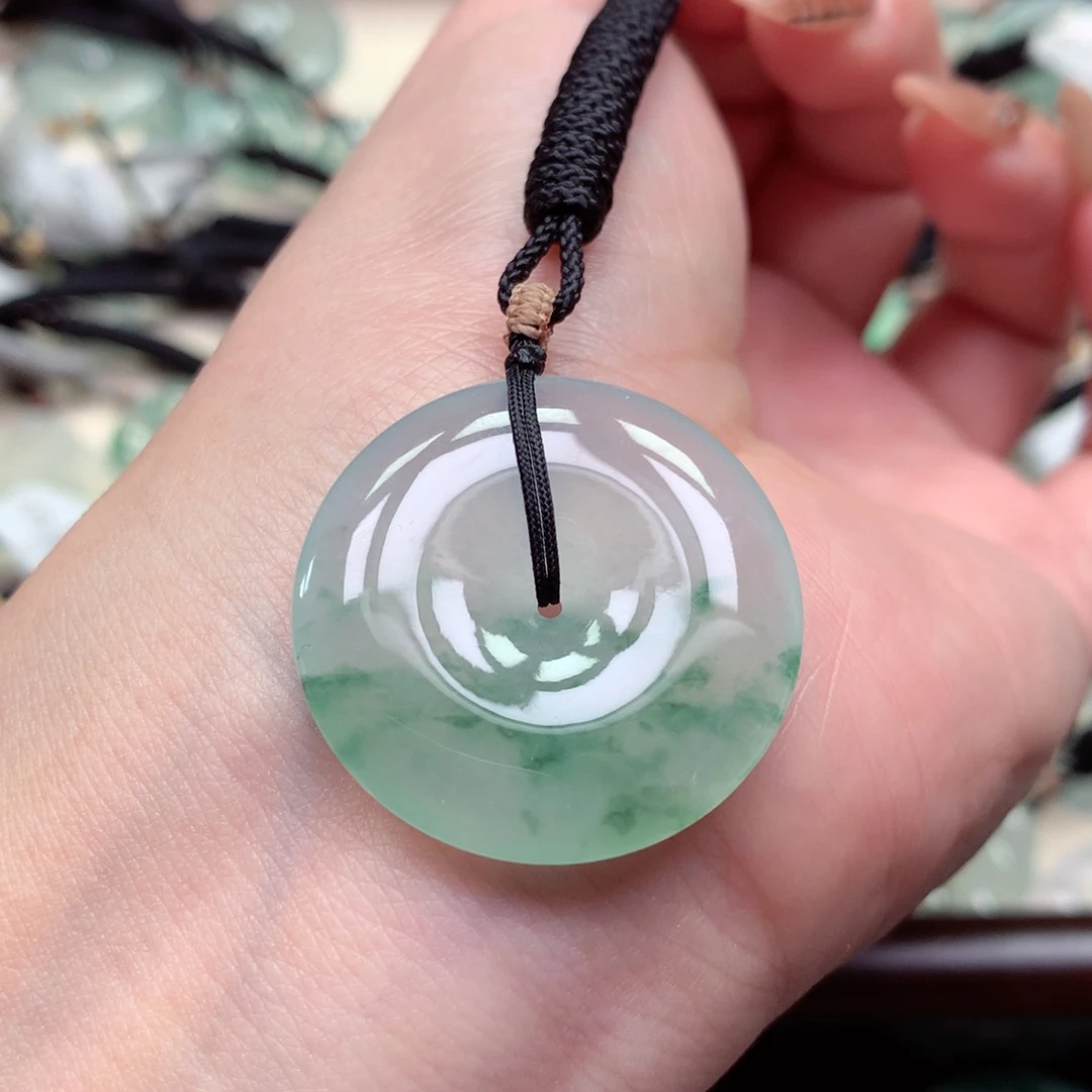 翡翠未镶嵌颈饰扣子