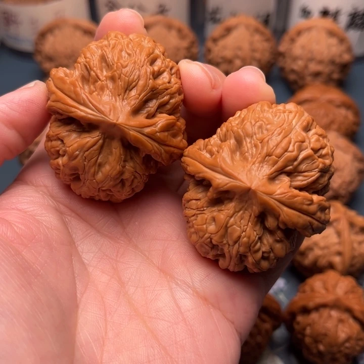 文玩核桃吊坠47红锦鲤