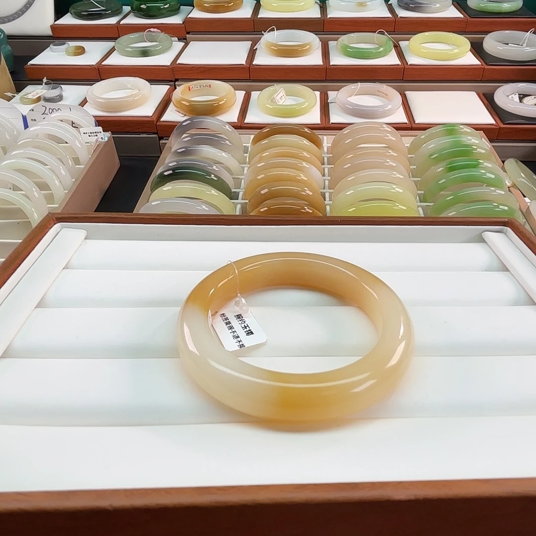 和田玉未镶嵌手镯56惊艳糖