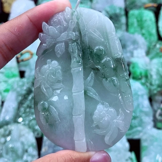 吊坠(不含链)未镶嵌翡翠