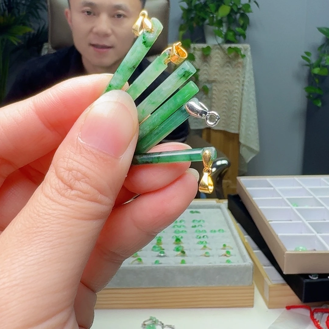 吊坠(不含链)银S925镶嵌翡翠多样性发货其一