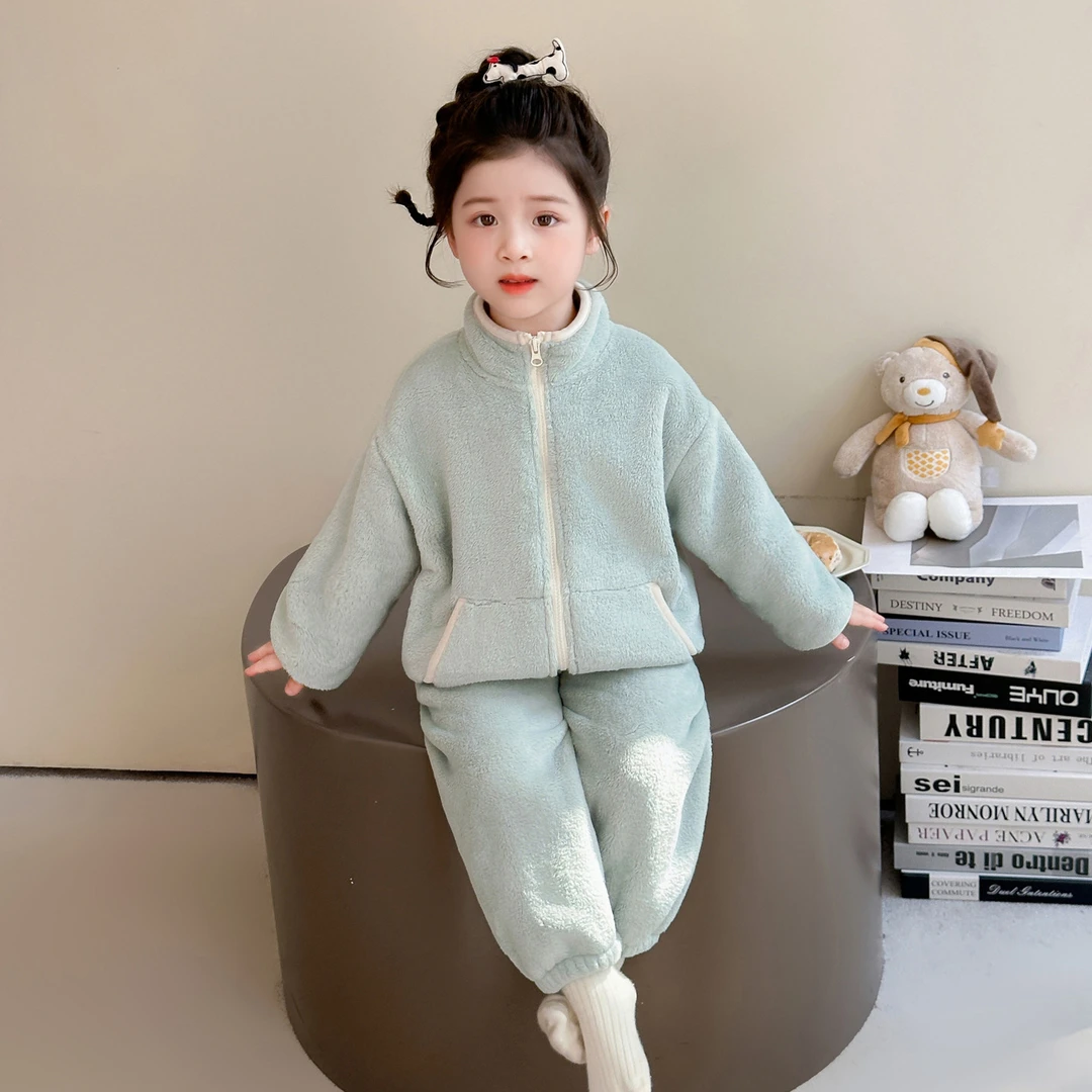 女童法兰绒保暖秋冬款新款加绒家居服宝宝儿童睡衣秋冬款