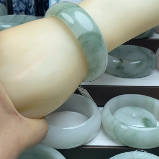 石英质玉（金丝玉）未镶嵌手镯