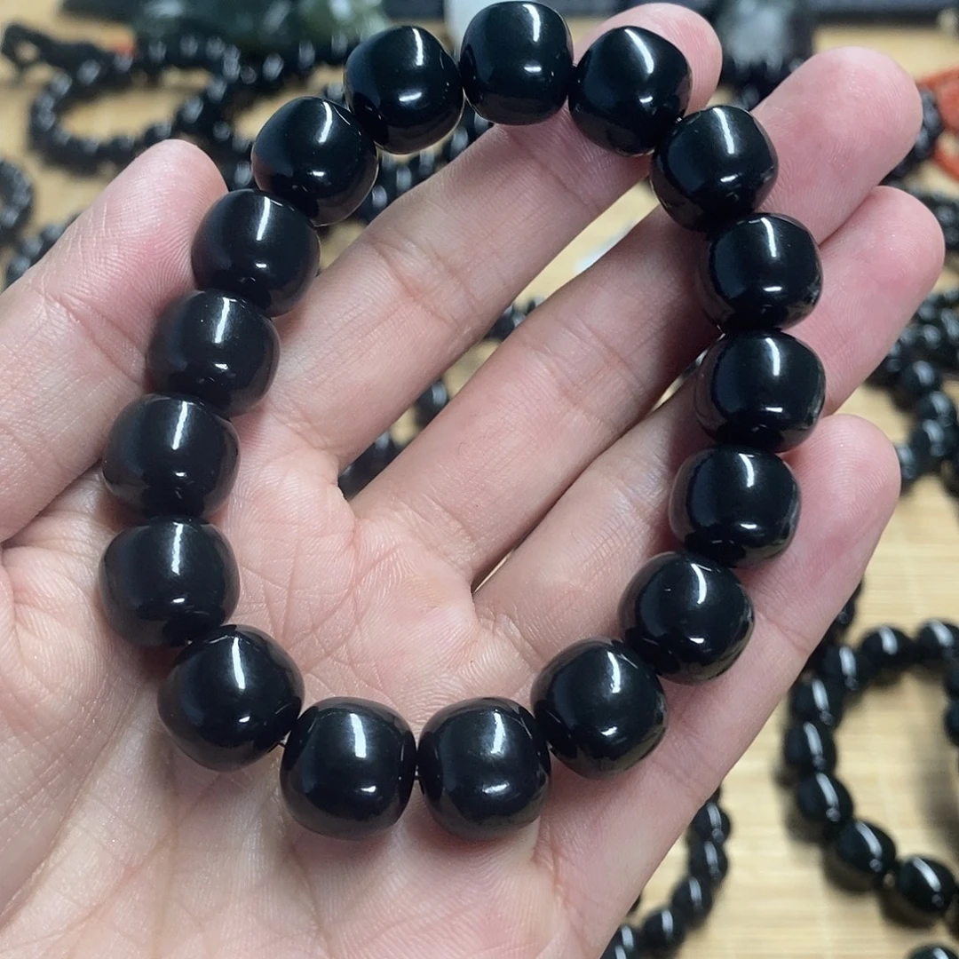 萨***鹰和田玉未镶嵌手链