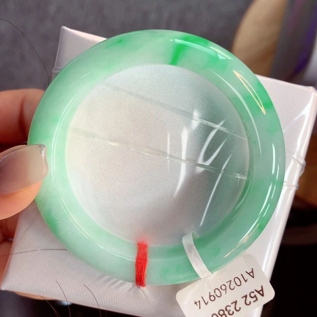 翡翠手镯未镶嵌52正46号88