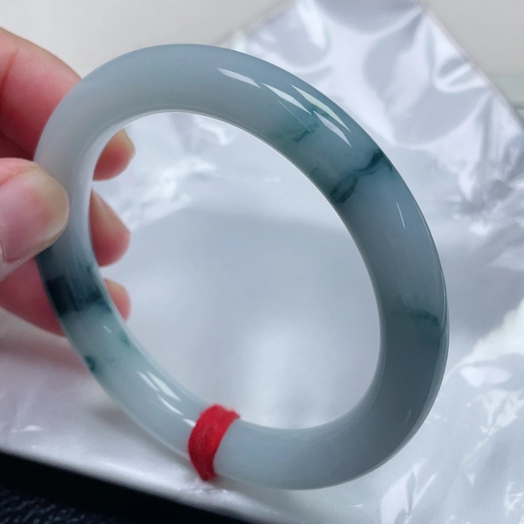 未镶嵌手镯（圆镯）翡翠
