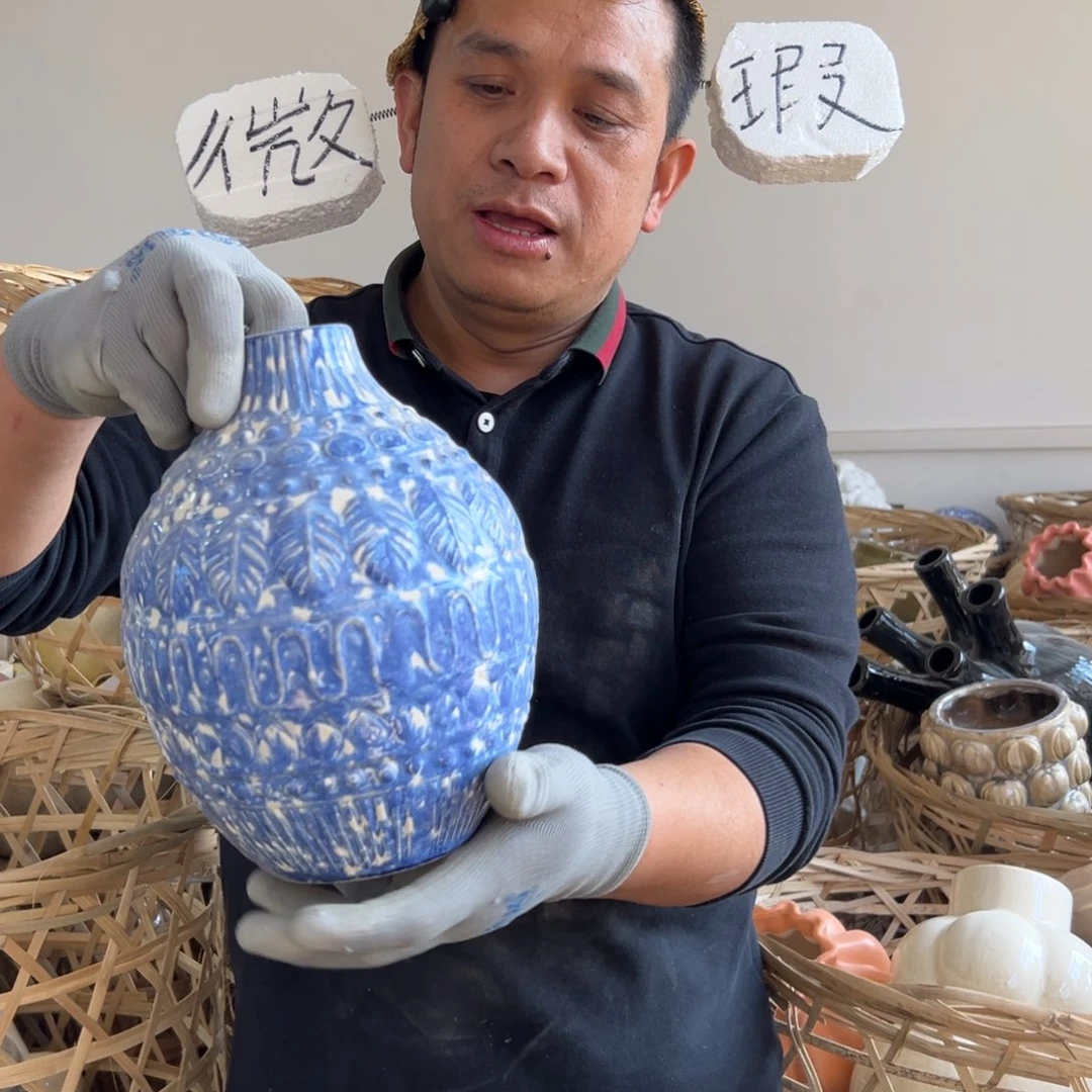 摆件180 号高中低温陶瓷瓶（部分微瑕）