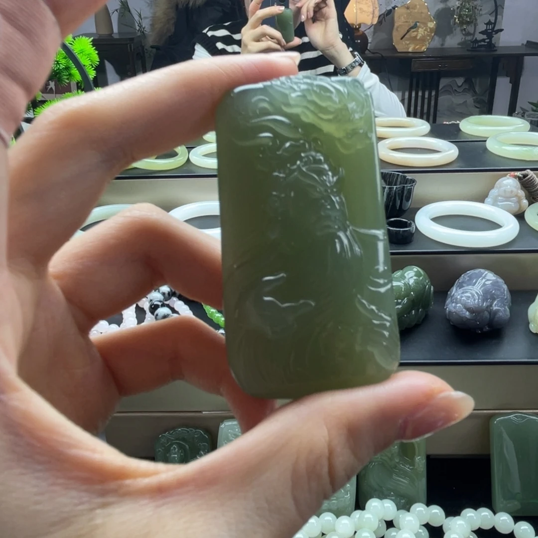 和田玉未镶嵌吊坠(不含链)高冰关公