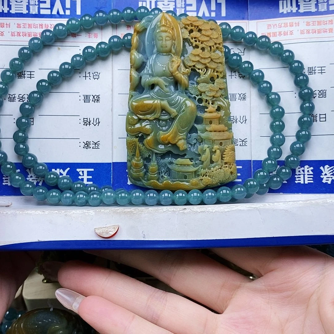 大***瓜翡翠未镶嵌颈饰山水观音