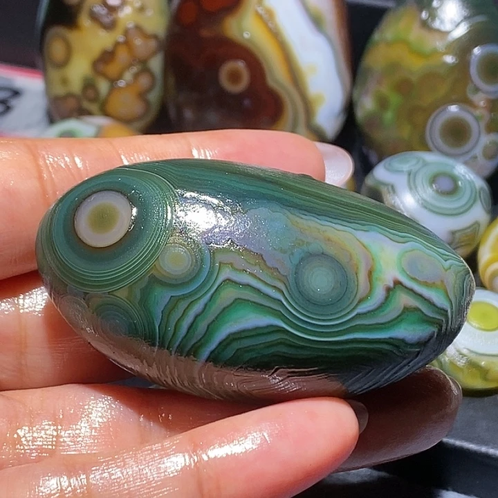 玛瑙/玉髓未镶嵌珠宝奇石60