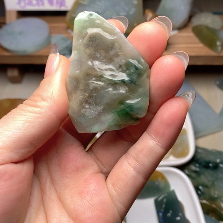 翡翠未镶嵌颈饰天然