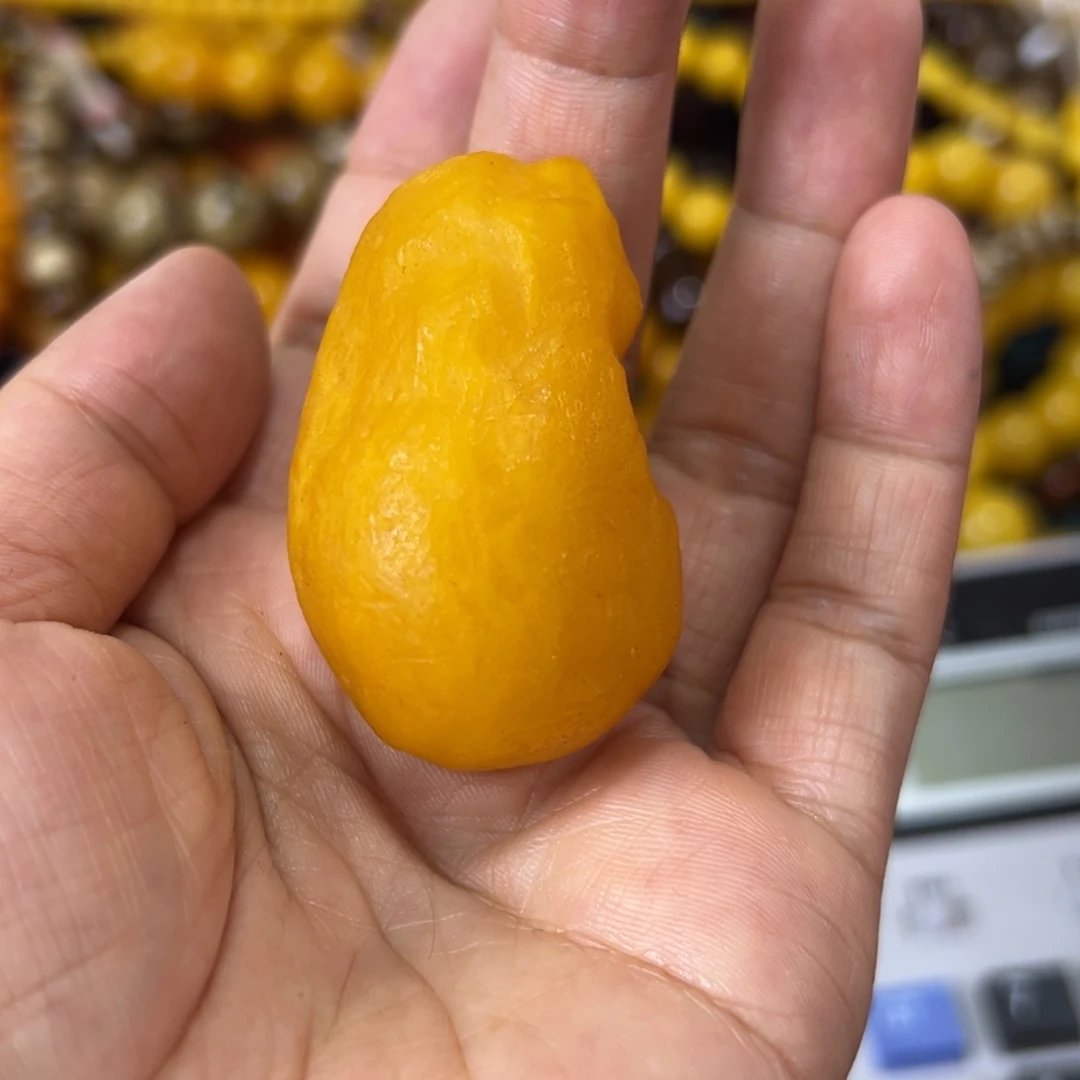 未镶嵌琥珀珠宝奇石436