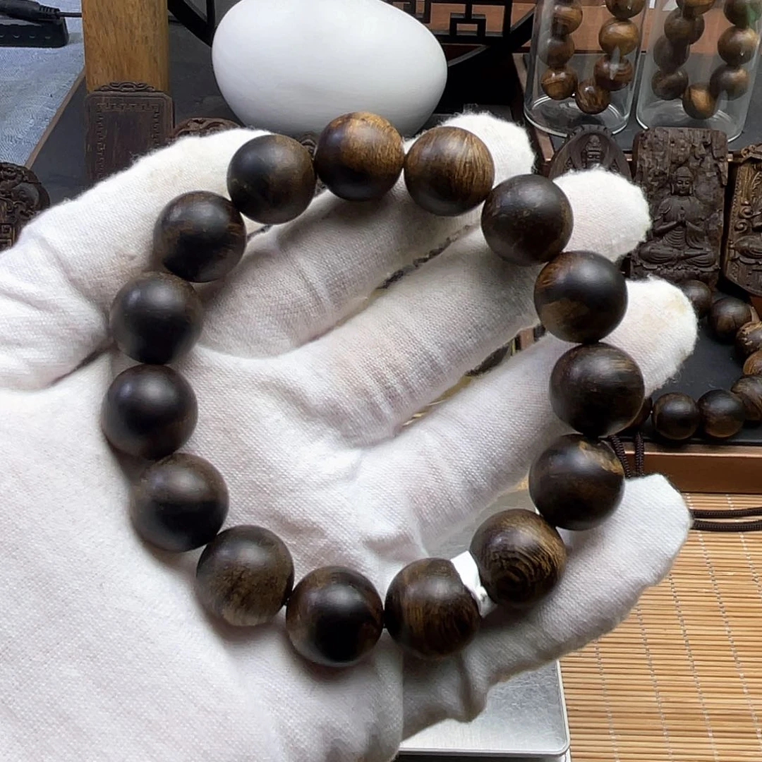 沉香手串文*秀达拉干沉香