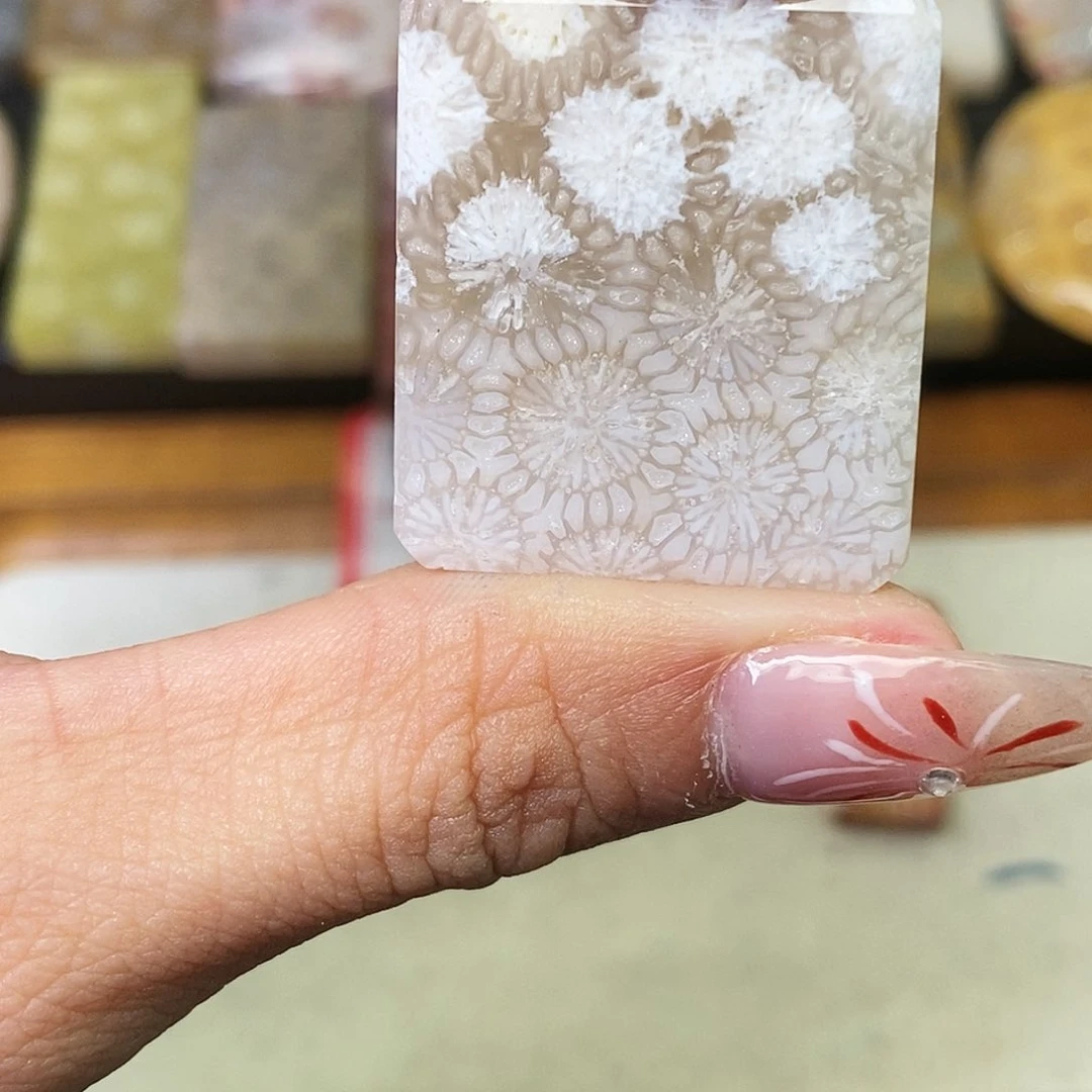 硅化玉颈饰合金b**b吊坠