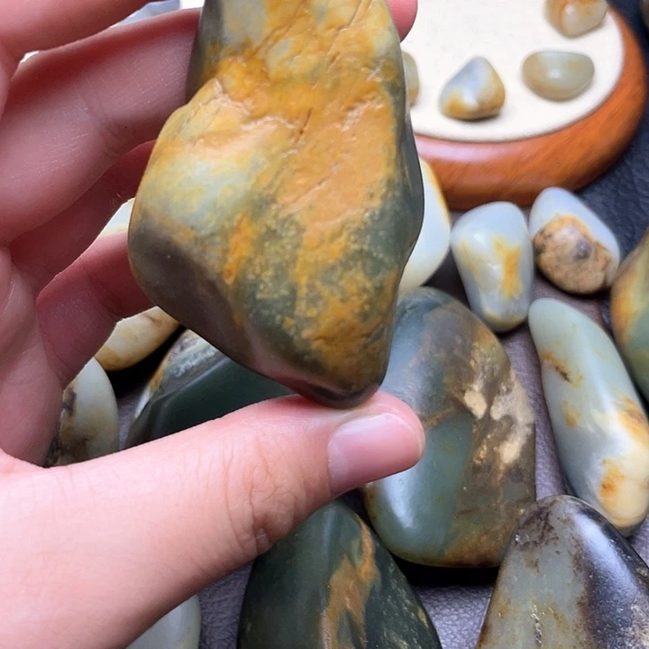 和田玉未镶嵌颈饰12