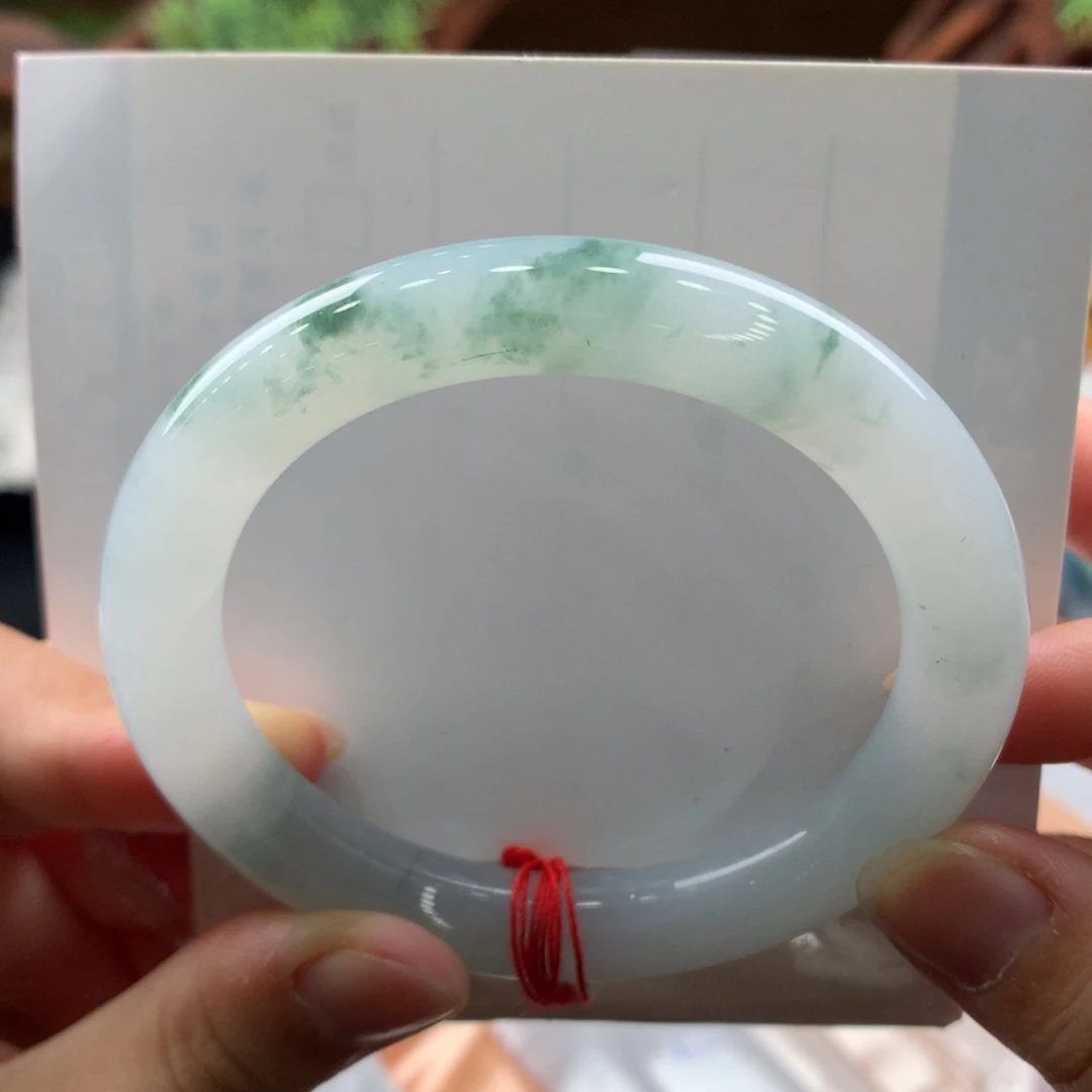 翡翠手镯未镶嵌3号冰胶飘花闭眼收，有纹裂