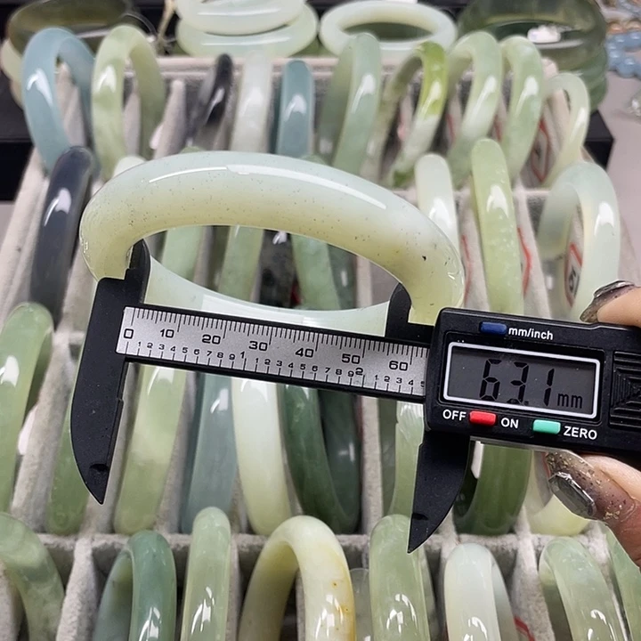 蛇纹石玉未镶嵌手镯，54