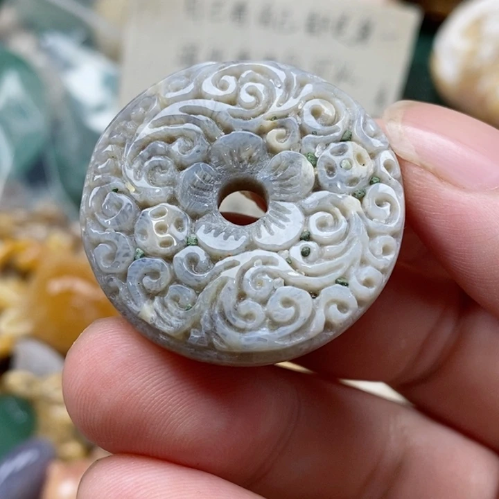 硅化珊瑚（珊瑚玉）未镶嵌颈饰