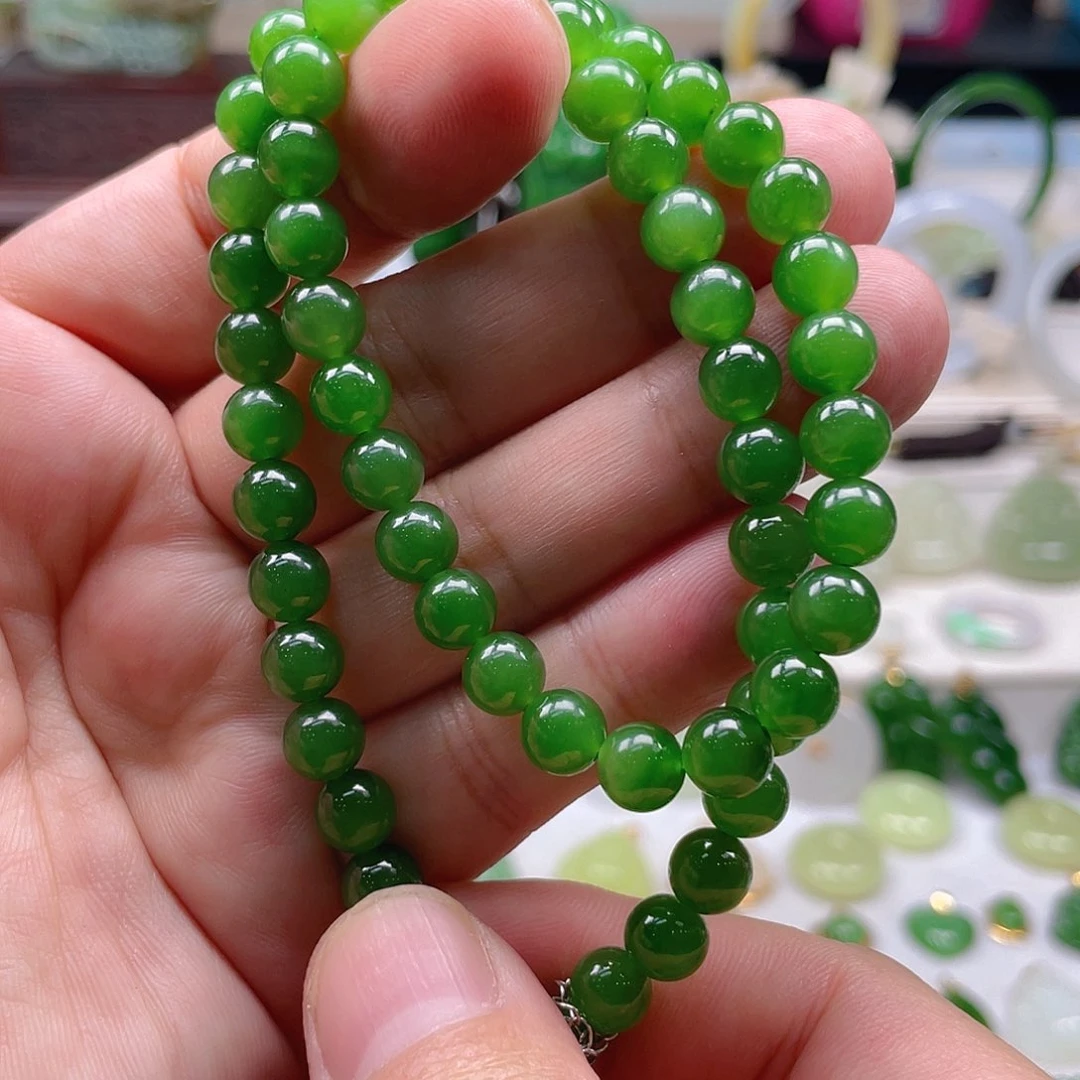 颈饰未镶嵌和田玉（碧玉）