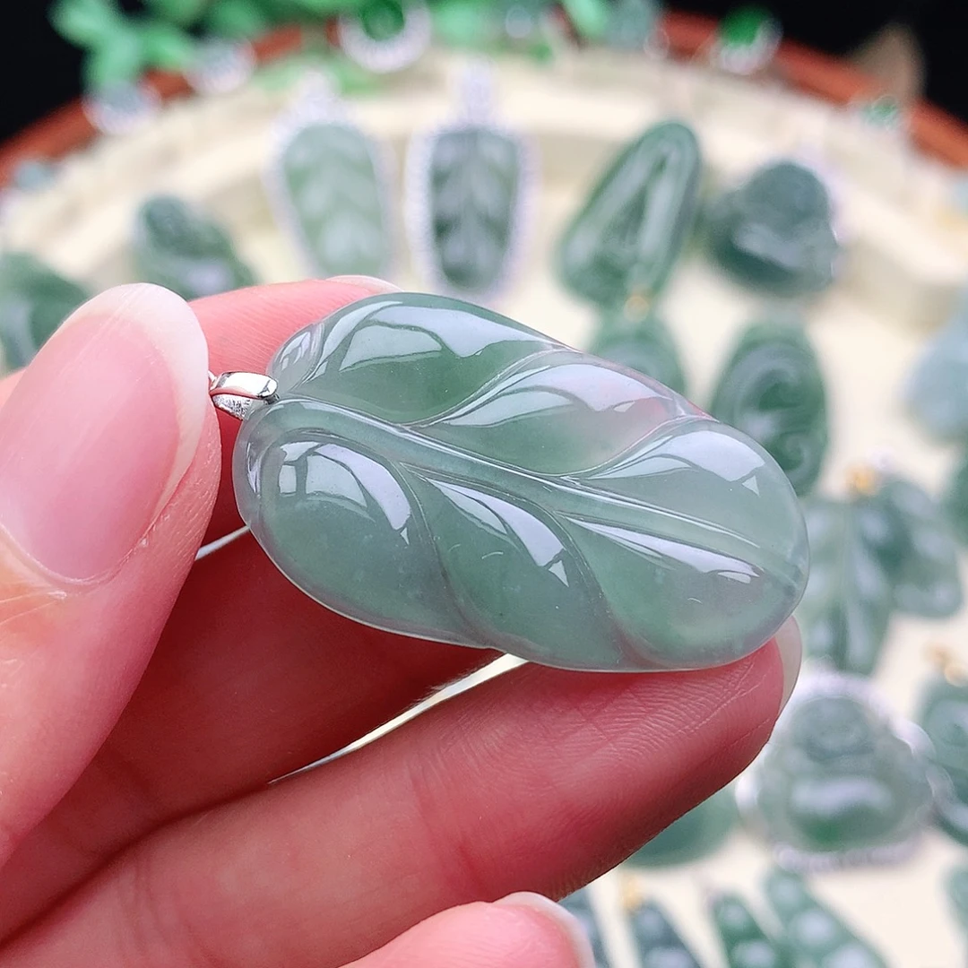 翡翠未镶嵌颈饰吊坠
