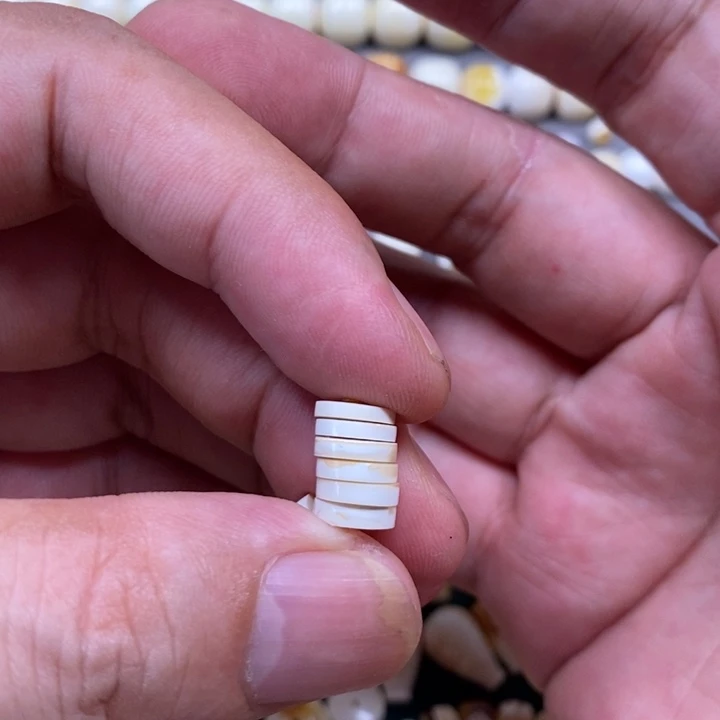华***少裸石琥珀未镶嵌隔片