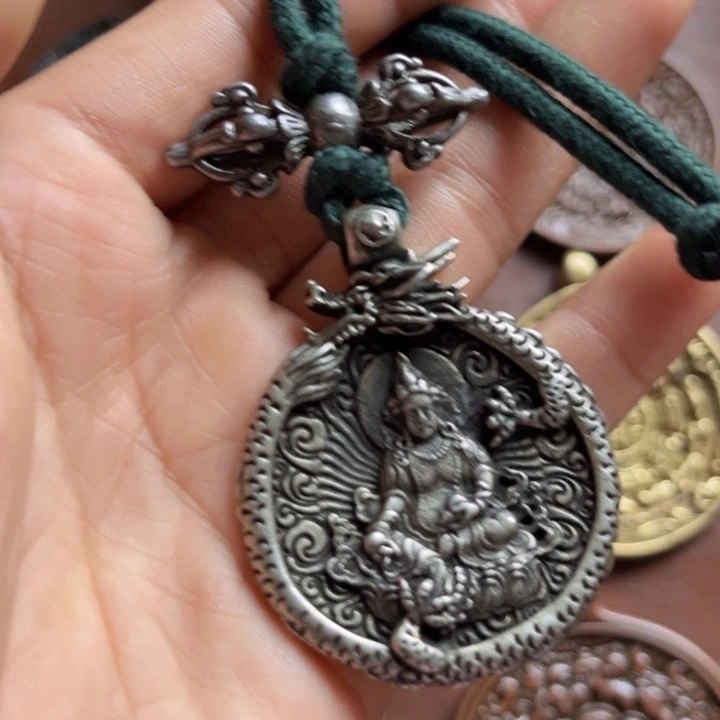 颈饰琉璃前****我喜欢的朋友